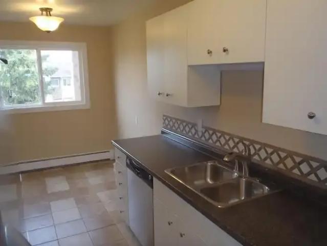 For Rent 2 Bedroom Condo Edmonton AB DS104941197