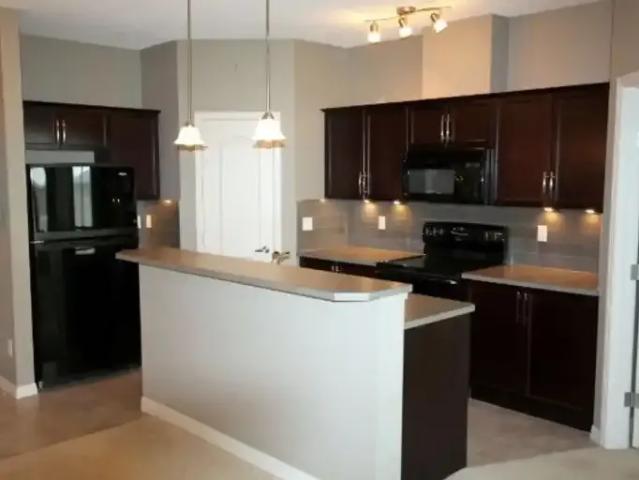 For Rent 2 Bedroom Condo Okotoks AB DS104535519