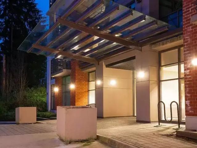 For Rent 2 Bedroom Condo Port Moody BC DS102752298