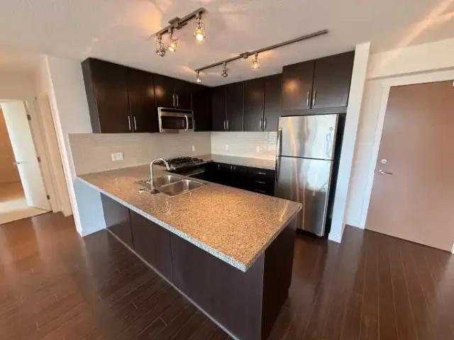 For Rent 2 Bedroom Condo Port Moody BC DS104257266