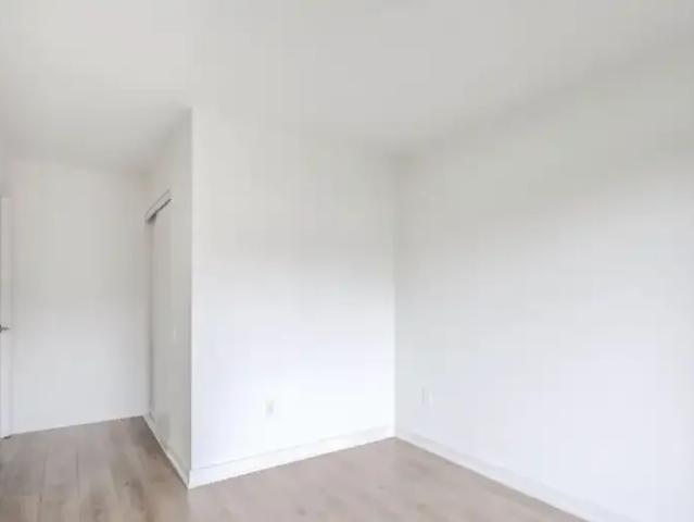 For Rent 2 Bedroom Condo Toronto ON DS102847065