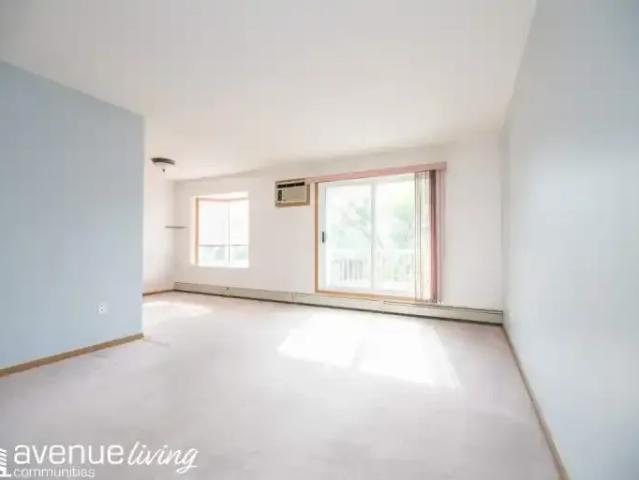 For Rent 2 Bedroom Apartment Medicine Hat AB DS102551068