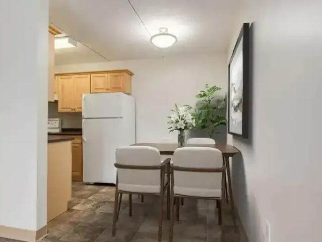 For Rent 2 Bedroom Apartment Medicine Hat AB DS103010791