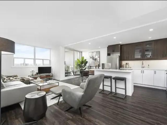 For Rent 2 Bedroom Apartment Mississauga ON DS104876021