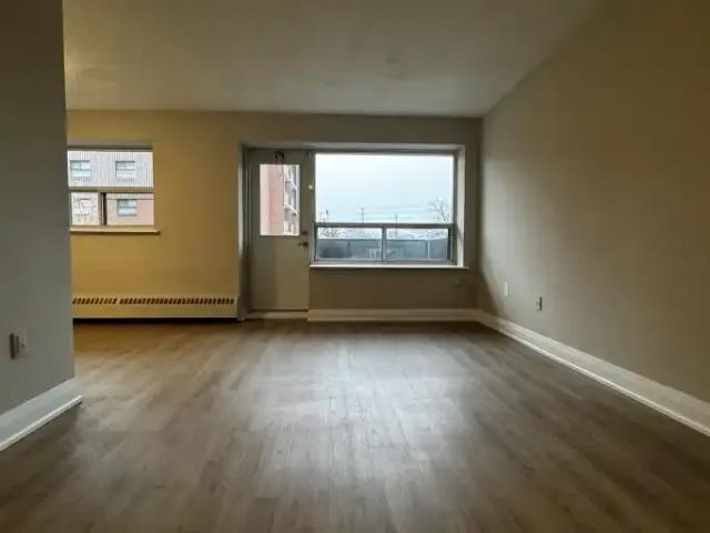 For Rent 2 Bedroom Apartment Mississauga ON DS103694936