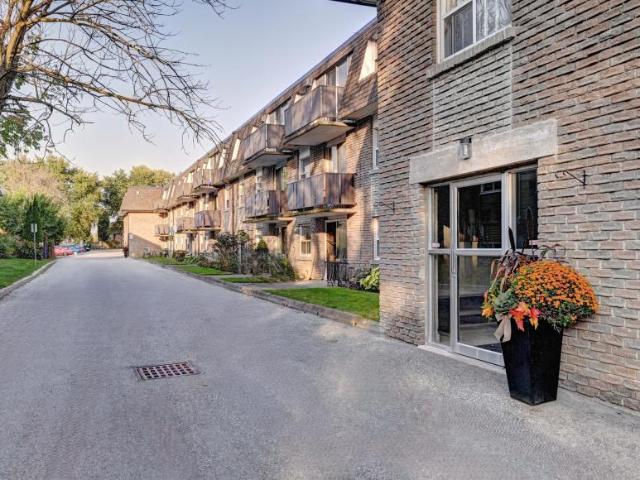 For Rent 2 Bedroom Apartment Mount Forest ON DS100752978