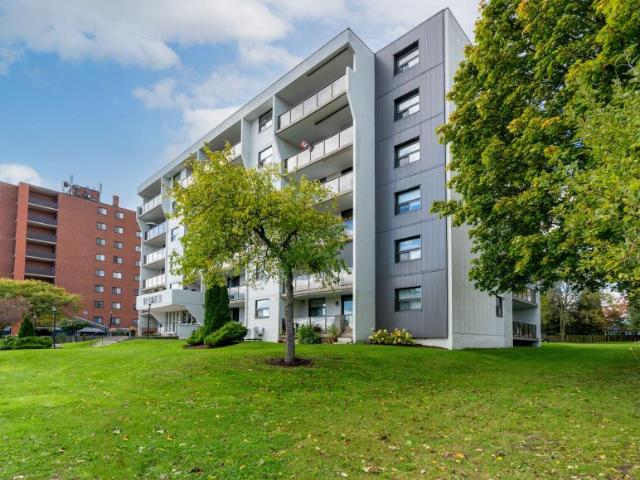 For Rent 2 Bedroom Apartment Niagara Falls ON DS90259472