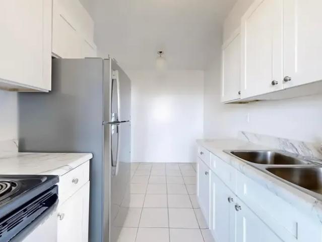 For Rent 2 Bedroom Apartment North York ON DS87950521
