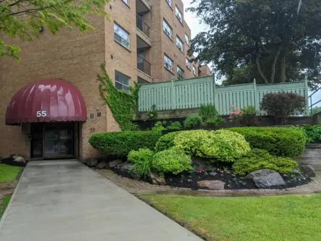 For Rent 2 Bedroom Apartment Aurora ON DS102715337
