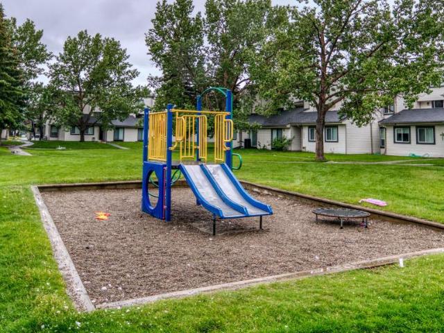 For Rent 2 Bedroom Apartment Airdrie AB DS97061520