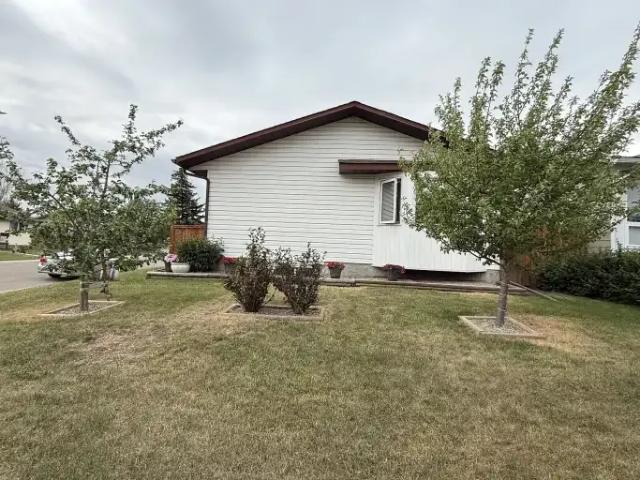 For Rent 2 Bedroom Apartment Airdrie AB DS102915139