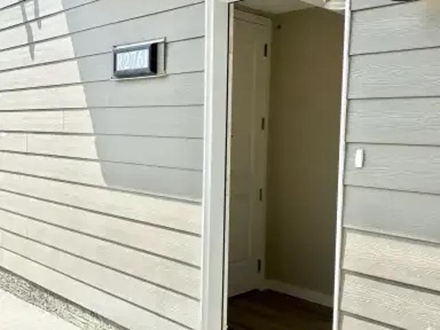 For Rent 2 Bedroom Apartment Airdrie AB DS104362718