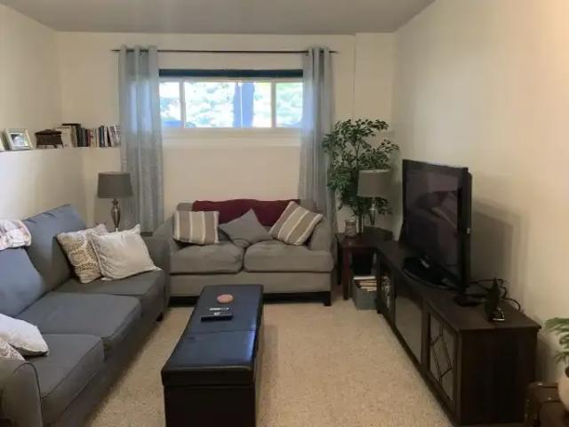 For Rent 2 Bedroom Apartment Airdrie AB DS105166845