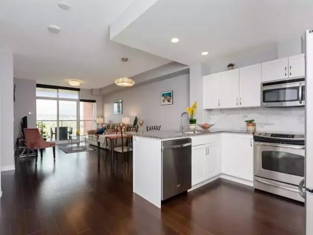 For Rent 2 Bedroom Apartment Burlington ON DS102752297