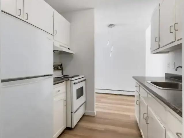 For Rent 2 Bedroom Apartment Calgary AB DLS103011527