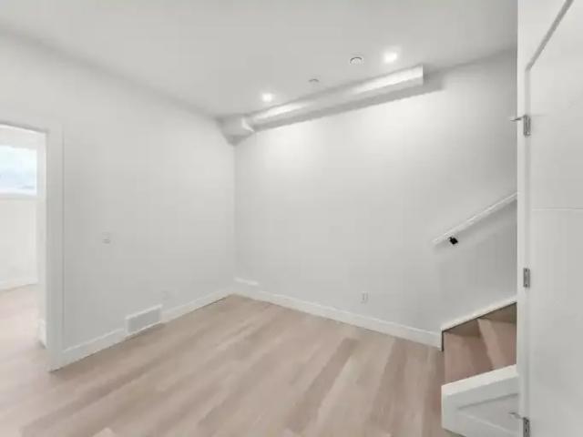 For Rent 2 Bedroom Apartment Calgary AB DS102715356