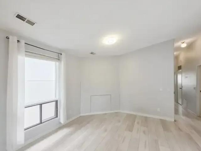 For Rent 2 Bedroom Apartment Calgary AB DS102715357