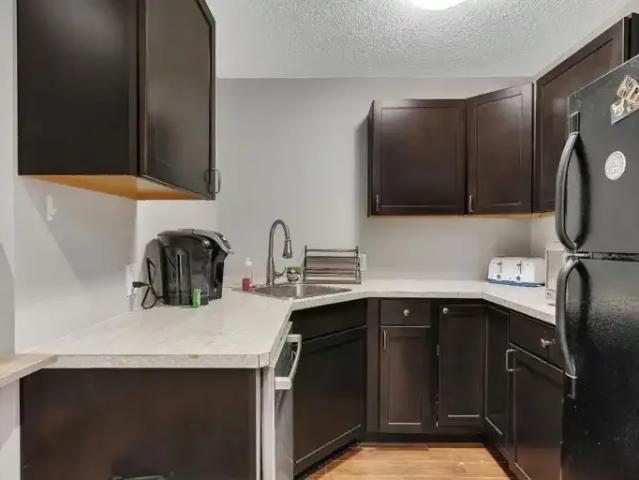For Rent 2 Bedroom Apartment Calgary AB DS102339027