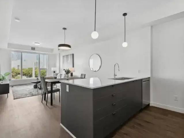 For Rent 2 Bedroom Apartment Calgary AB DS103118576