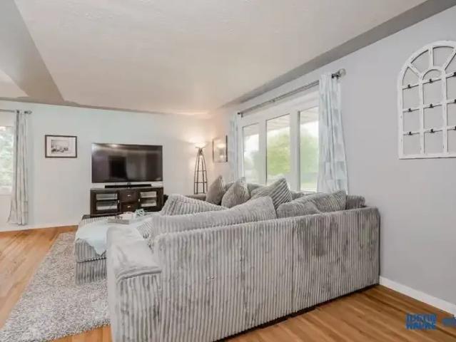 For Rent 2 Bedroom Apartment Calgary AB DS104506858