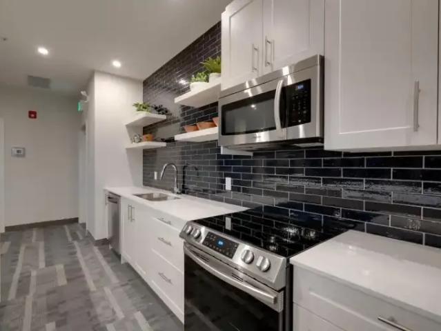 For Rent 2 Bedroom Apartment Calgary AB DS104840936