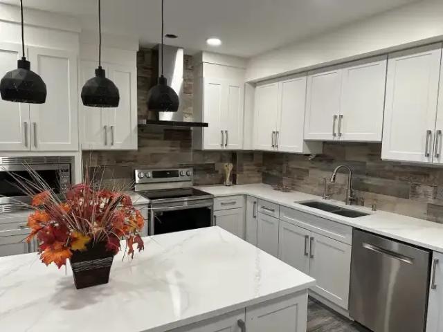 For Rent 2 Bedroom Apartment Calgary AB DS104180674