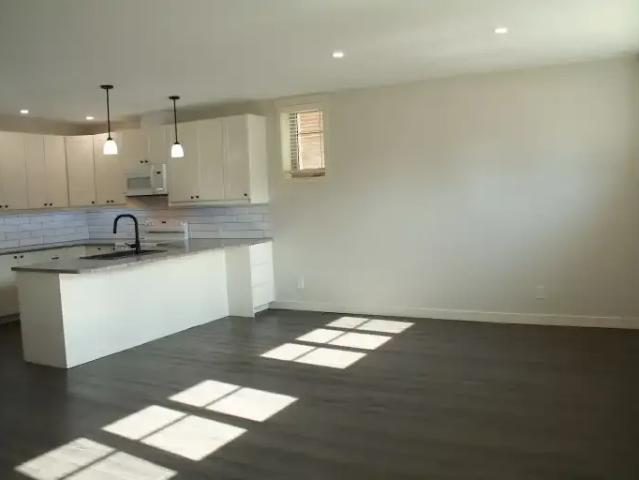 For Rent 2 Bedroom Apartment Calgary AB DS104180232