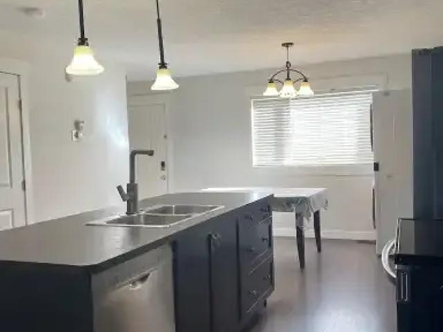 For Rent 2 Bedroom Apartment Calgary AB DS104181361