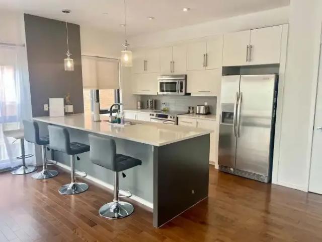For Rent 2 Bedroom Apartment Calgary AB DS104257308