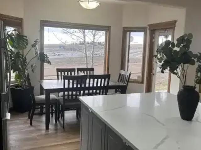 For Rent 2 Bedroom Apartment Calgary AB DS104292243