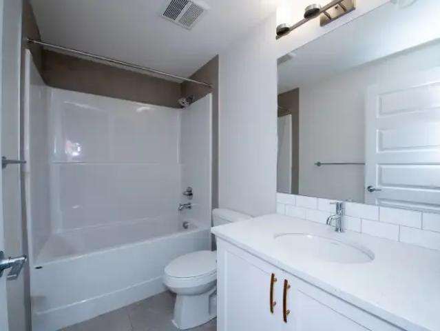 For Rent 2 Bedroom Apartment Calgary AB DS104322293