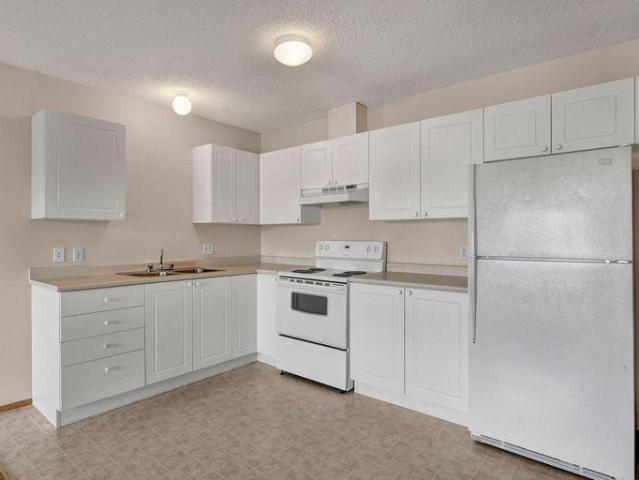 For Rent 2 Bedroom Apartment Camrose AB DS95294200
