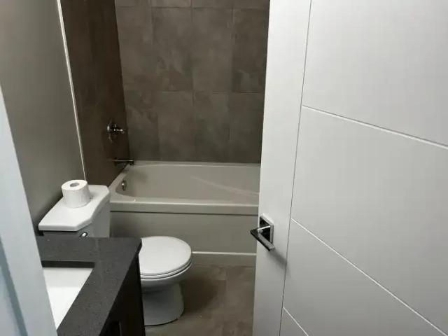 For Rent 2 Bedroom Apartment Chestermere AB DS105135594