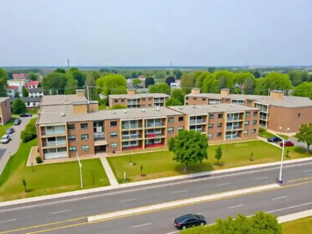 For Rent 2 Bedroom Apartment Dollard QC DLS101948171