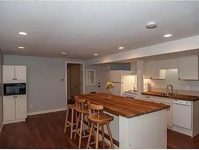 For Rent 2 Bedroom Apartment Edmonton AB DS104179932