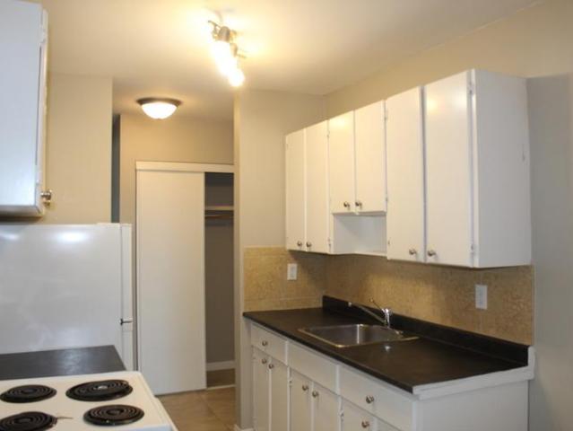 For Rent 2 Bedroom Apartment Edmonton AB DS93690561