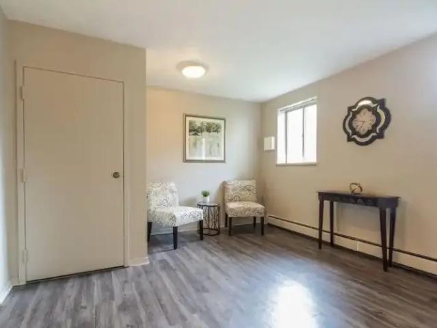 For Rent 2 Bedroom Apartment Fergus ON DLS100707389