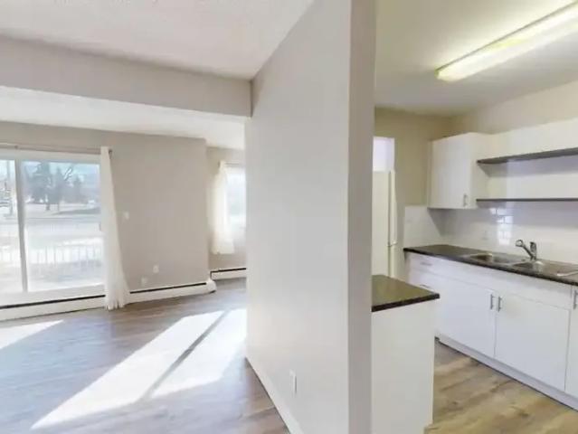For Rent 2 Bedroom Apartment Grande Prairie AB DS105135766
