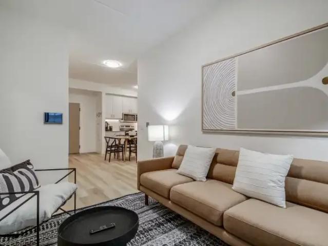 For Rent 2 Bedroom Apartment Hamilton ON DS104469992