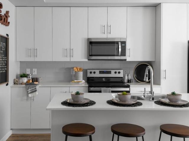 For Rent 2 Bedroom Apartment Kelowna BC DS98311661