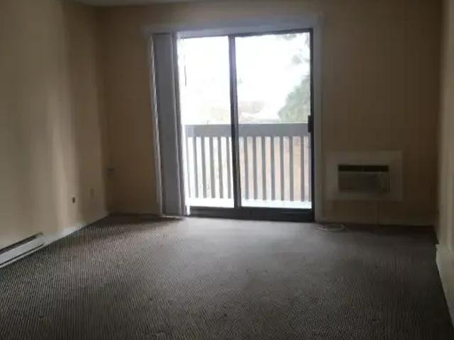 For Rent 2 Bedroom Apartment Kelowna BC DS104863297