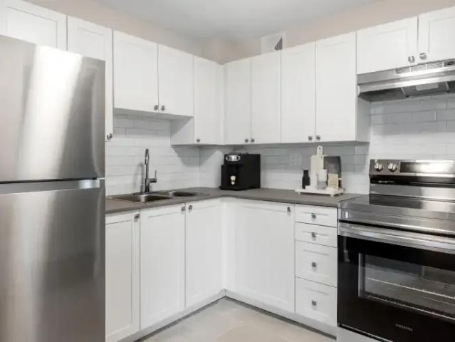 For Rent 2 Bedroom Apartment Kingston ON DS104680834