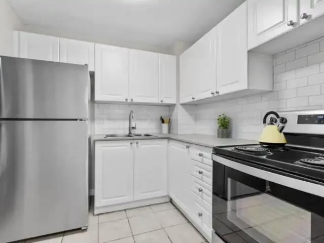For Rent 2 Bedroom Apartment Kingston ON DS102242584