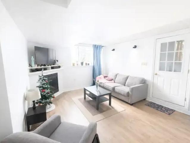 For Rent 2 Bedroom Apartment Kingston ON DS102306523