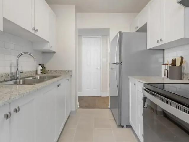 For Rent 2 Bedroom Apartment Kingston ON DS103090587