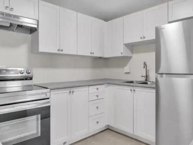For Rent 2 Bedroom Apartment Kingston ON DS103090807