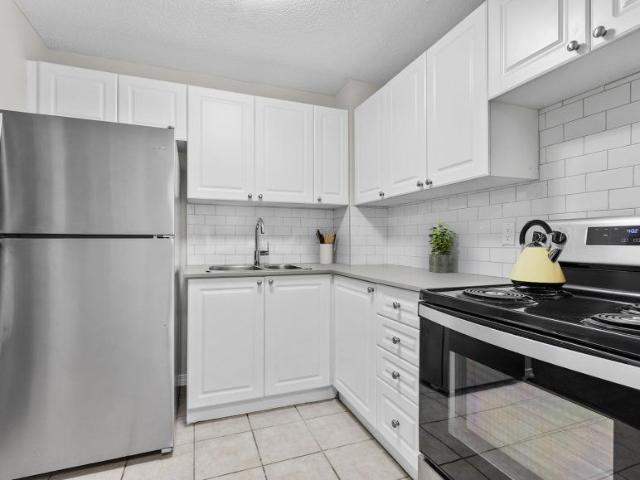 For Rent 2 Bedroom Apartment Kingston ON DS98310308