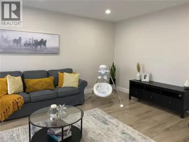 For Rent 2 Bedroom Apartment Kitchener ON DS102366545