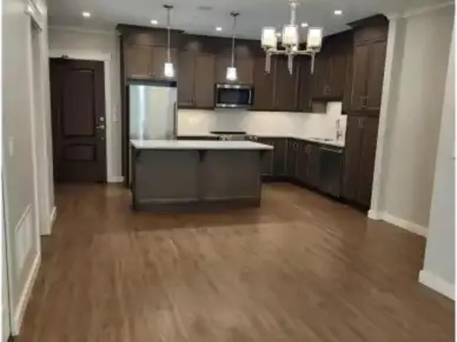 For Rent 2 Bedroom Apartment Langley BC DS102052589