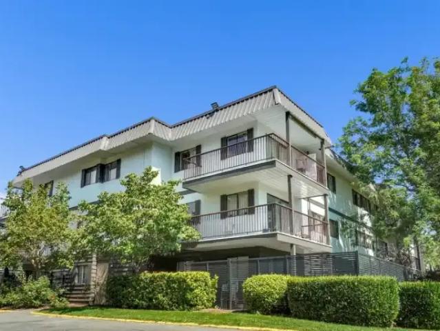 For Rent 2 Bedroom Apartment Langley BC DS103337784